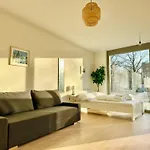 Bright Modern Maisonette With Garden & Free Parking